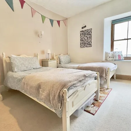 10 Mill Road Padstow