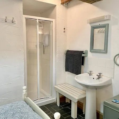 10 Mill Road Padstow